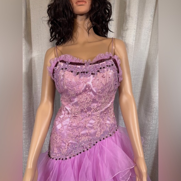 Mystique Lavender Beaded Lace Tulle Dress Sz 2 | Prom • Formal • Evening - Picture 10 of 11